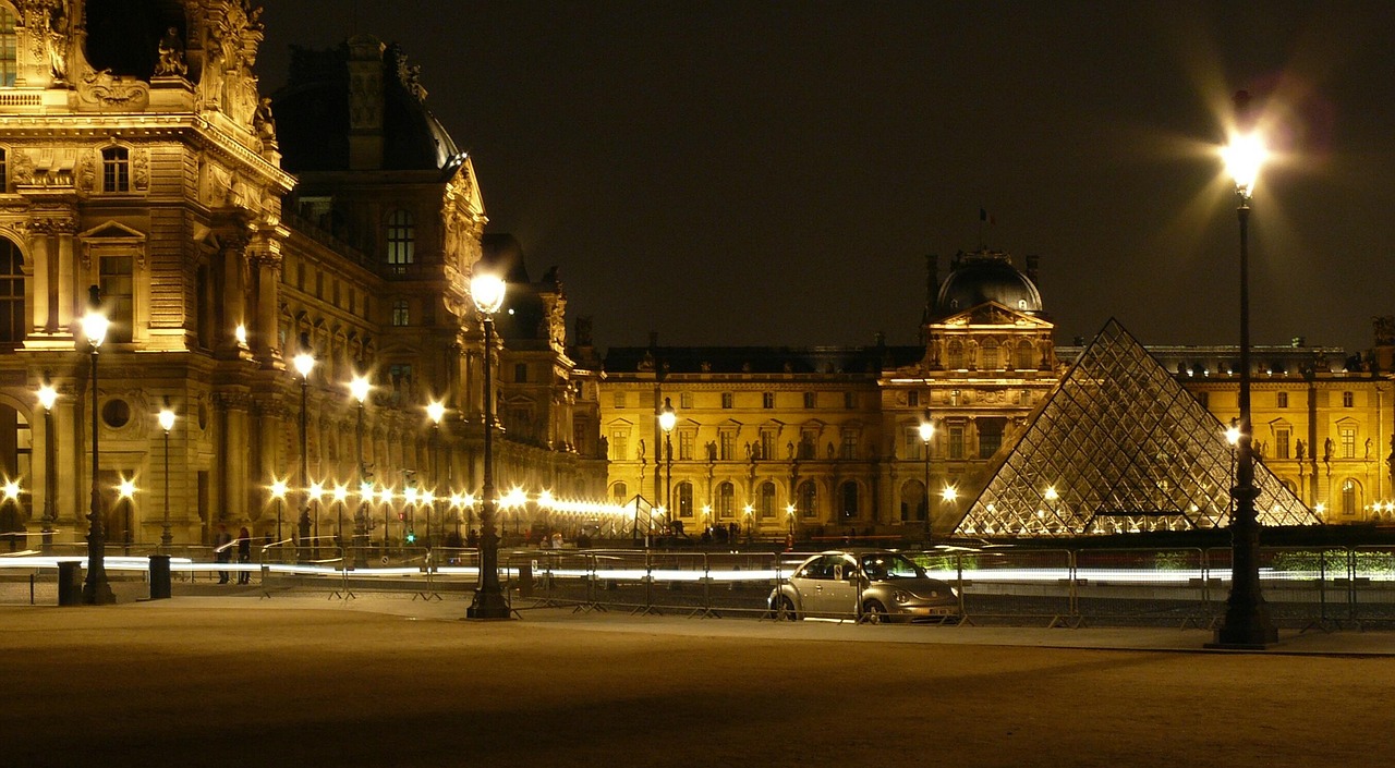¿Cuál es la app oficial del Louvre?