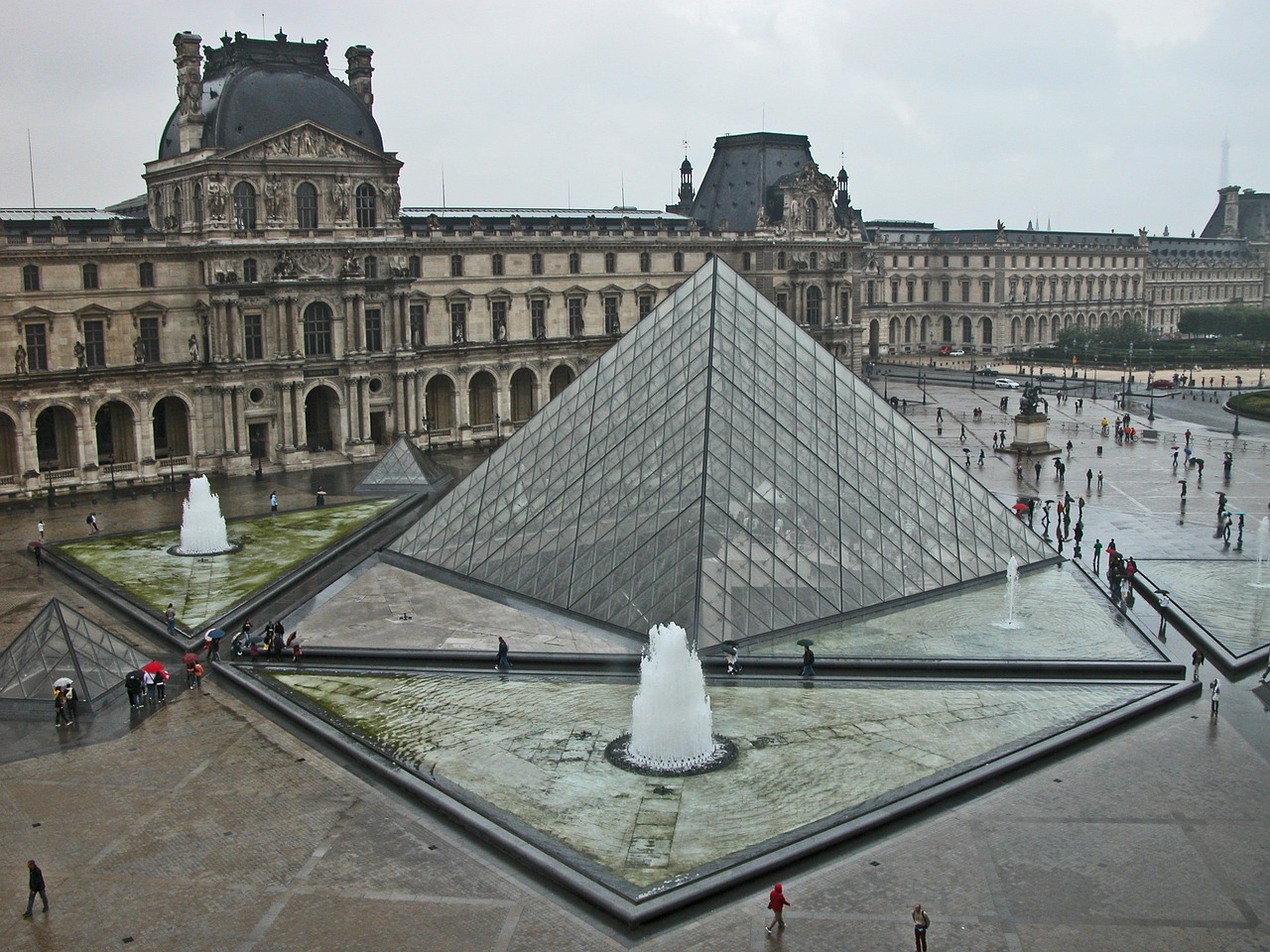 ¿Que no dejar de ver en el Louvre?