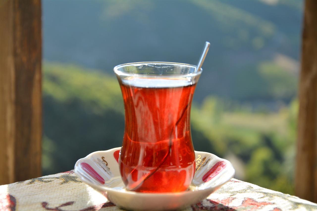 ¿Qué contiene el té turco?